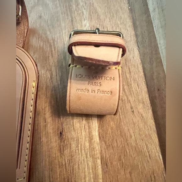 Like New Louis Vuitton Luggage Tag And Poignant Set - Picture 3 of 5